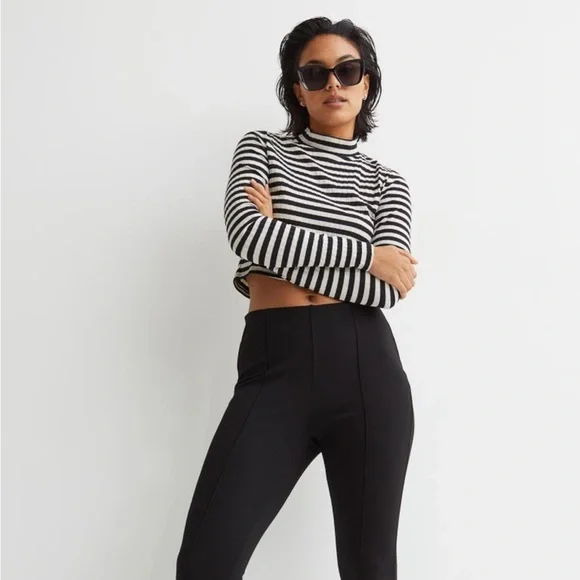 H&M Striped Cropped Mock Neck Top - Picture 3 of 7